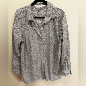 Old Navy Women's Black and White Button Down Shirt